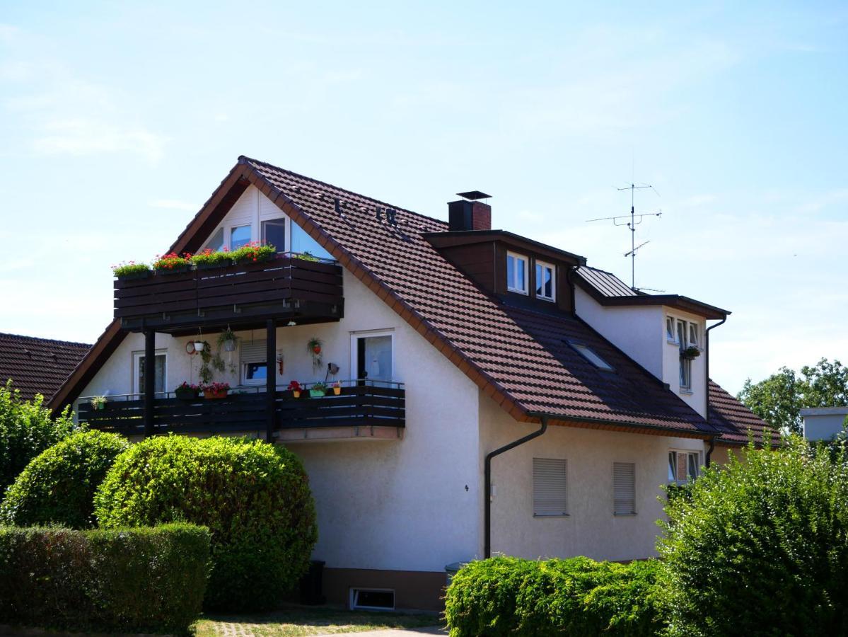 Ferienwohnung mit Garten Ehrenkirchen Exterior foto