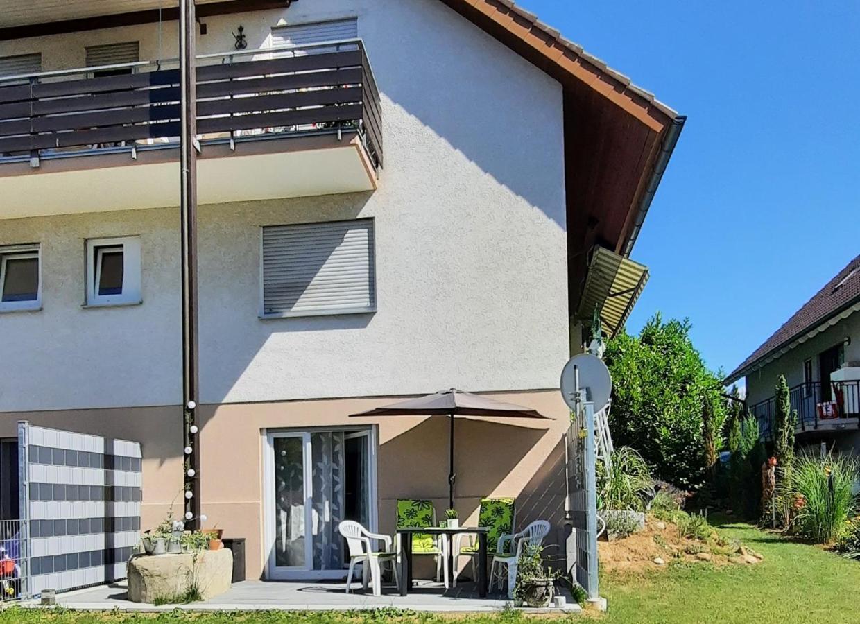 Ferienwohnung mit Garten Ehrenkirchen Exterior foto